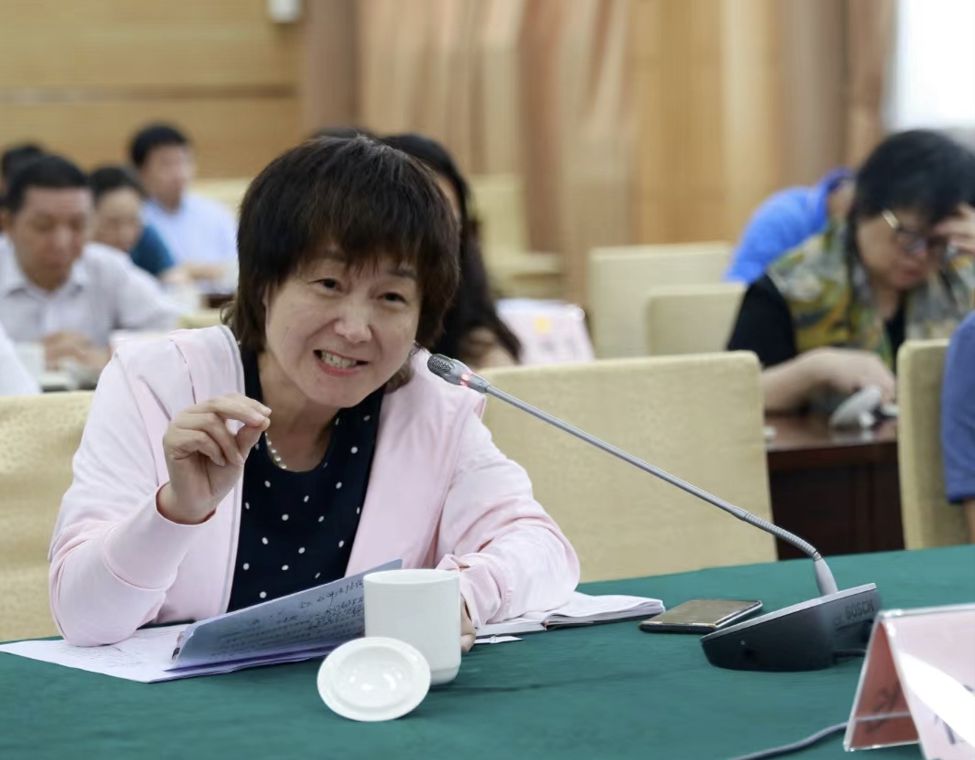 亮了靓了!改善居民出行体验她建议……(图1) 亮了靓了!改善居民出行体验她建议……(图1)