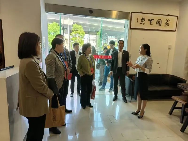 亮了靓了!改善居民出行体验她建议……(图8) 亮了靓了!改善居民出行体验她建议……(图8)