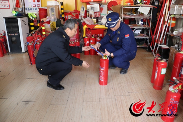 山东滨州:邹平消防联合市场监管部门开展“315”消防产品专项检查(图1) 山东滨州:邹平消防联合市场监管部门开展“315”消防产品专项检查(图1)