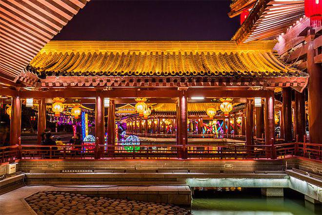 千年古迹如何华丽转身?古建筑亮化秘籍大公开!(图2) 千年古迹如何华丽转身?古建筑亮化秘籍大公开!(图2)