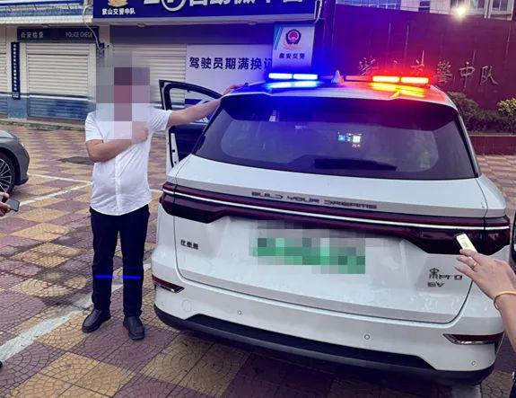 举报] 惠安有人在车顶非法安装“警用灯具”结果(图1)