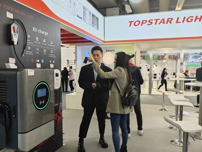 聚焦2024 法兰克福照明展速览照明企业的精彩瞬间！(图13)