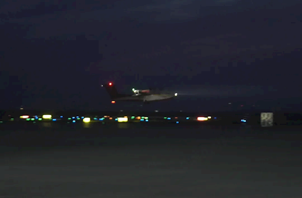 我国纯自研水陆两栖大飞机！AG600完成首次夜航飞行试验(图2)