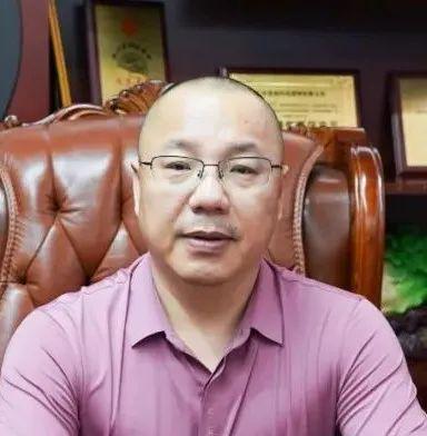 亮剑照明董事长汪剑飞:2024年线性照明、无主灯及智能将继续发展!(图1) 亮剑照明董事长汪剑飞:2024年线性照明、无主灯及智能将继续发展!(图1)