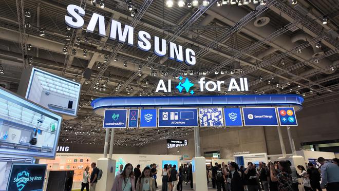 太阳能帽、旋转PC、超级AI手机……IFA上的黑科技一个比一个牛!(图2) 太阳能帽、旋转PC、超级AI手机……IFA上的黑科技一个比一个牛!(图2)