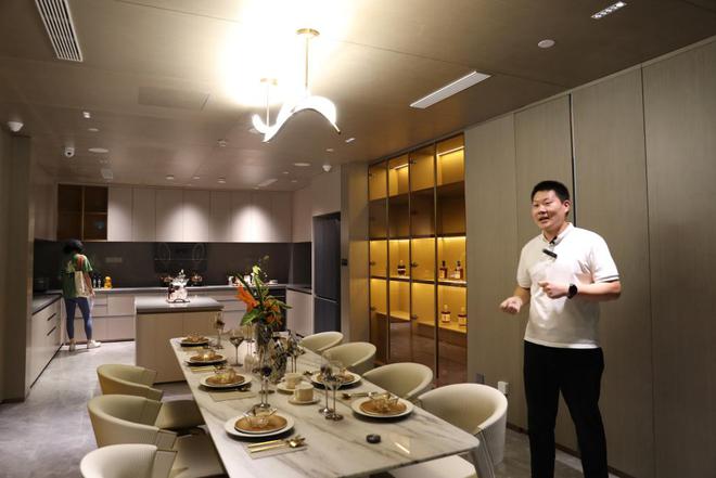 “全屋智能”时代来了 “数字家庭”变现实 2024年华为全屋智能产业大会暨青岛市数字家庭发展大会在市北区举办(图1) “全屋智能”时代来了 “数字家庭”变现实 2024年华为全屋智能产业大会暨青岛市数字家庭发展大会在市北区举办(图1)