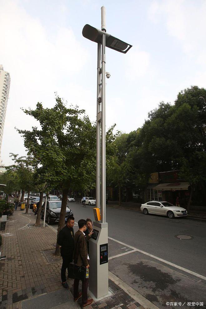 智慧路灯如何实现信息发布和广告展示？(图2)